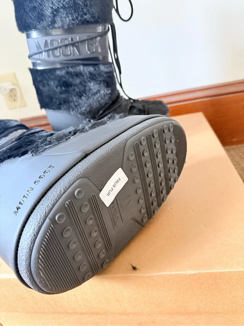 Moon Boot Black Faux Fur Snow Boots with Lace-Up Ties 9/10.5